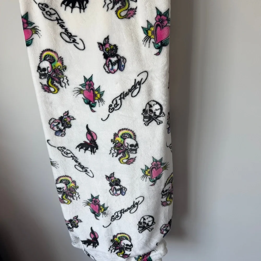 New Ed Hardy White Twin Blanket 60x90 Bunny Skulls Dragon Pink Gothic Y2K